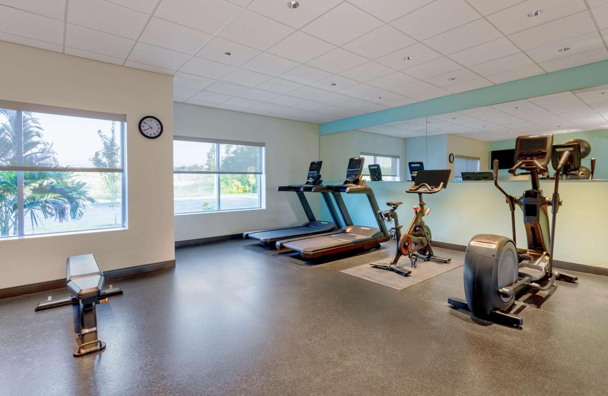 Tru By Hilton Panama City Beach Upper Grand Lagoon Exterior photo